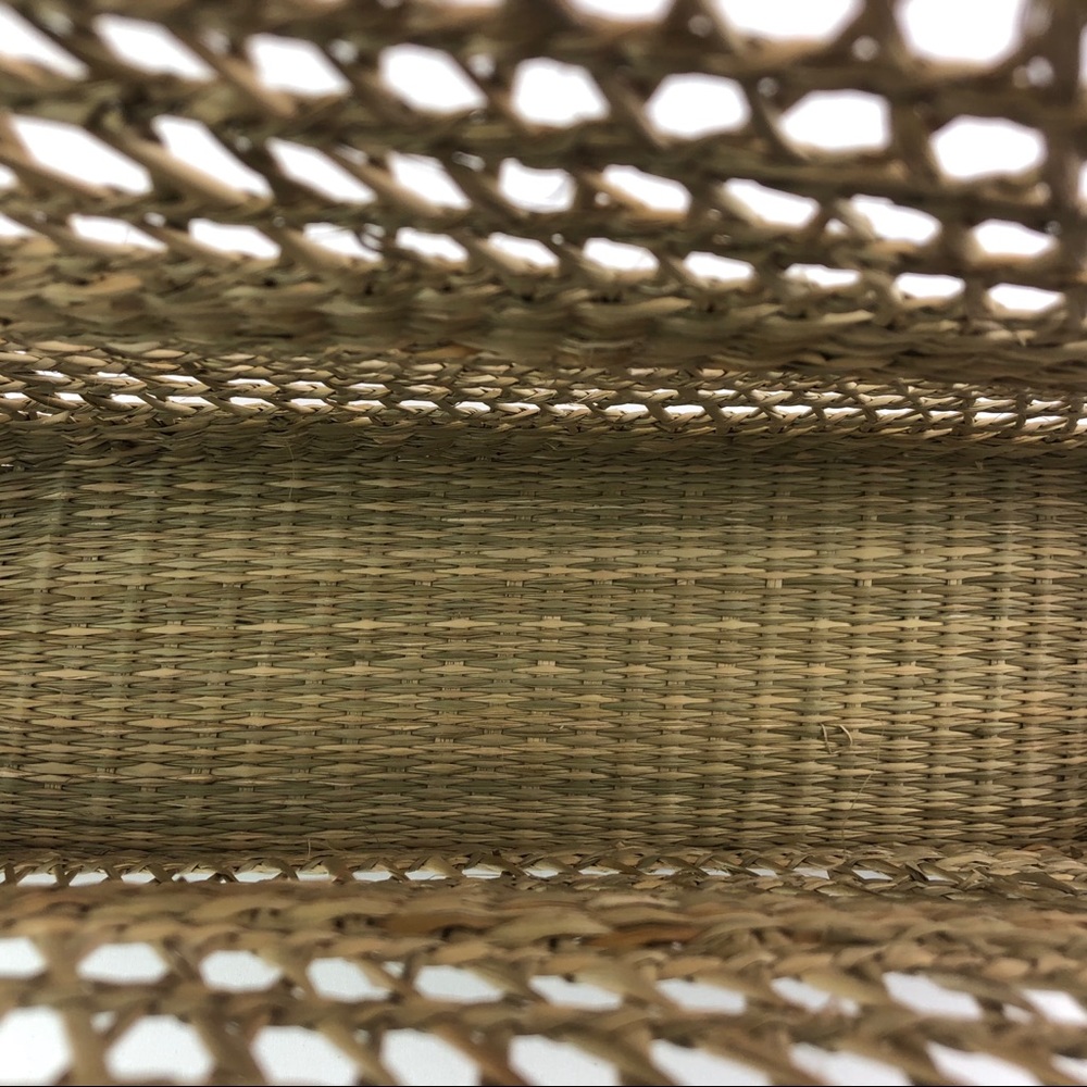 GlobeIn netted woven sea grass artisan tote - Picture 5 of 7